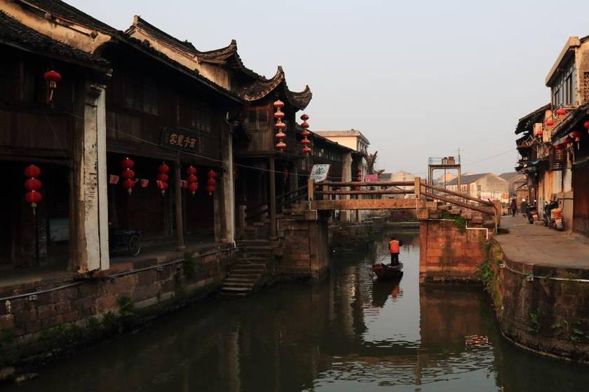 领克汽车车身悬架多次塌陷车辆无法行驶,为何修好了又坏?